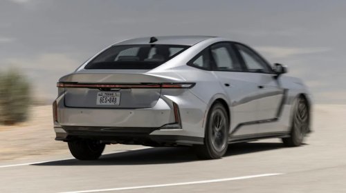 Lexus, Lexus IS, Lexus ES, Tested: The Lexus ES 350h Hybrid Wonders What the Big Hurry Is