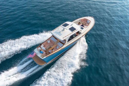 Hinckley Picnic Boat 39 Reviewed