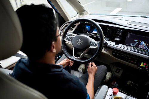 SEAT, Always adjust the driver's seat for safety reasons - and your health