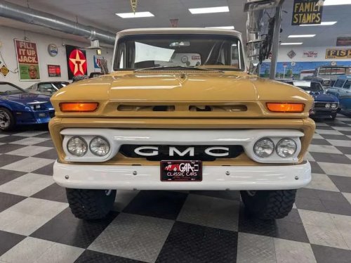 Barn-Find Hemis, a 277-MPH Bugatti &amp; Dream-Car Giveaways: This Week at Modern Car Collector (June 22–25)