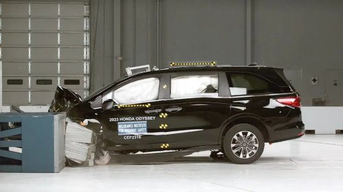 Toyota vs Honda vs Chrysler vs Kia: The Safest Minivan on the Market