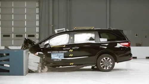 Toyota vs Honda vs Chrysler vs Kia: The Safest Minivan on the Market