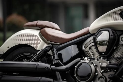 Benda’s Stunning New Retro-Styled Cruiser Brings a V4 to a V-Twin Fight
