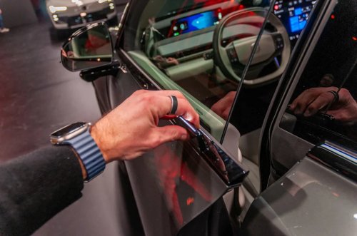 Audi, SUV, Audi CEO Admits New Flagship SUV Almost Got Those Electronic Door Handles Nobody Asked For