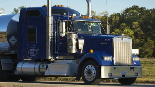 What's The Difference Between Axle-Forward And Axle-Back Trucks?