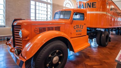Who Invented The Semi-Truck & When Was The First Model Sold?