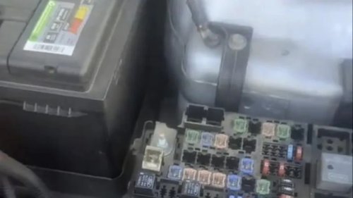 Mechanic Shows off a Quick Way To Check if Your A/C Is About To Fail