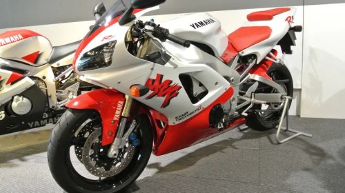 How The Yamaha YZF-R1 Changed Sports Bikes Forever