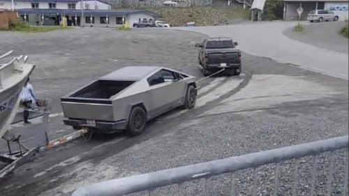 Tesla, Cybertruck, TikTok Video Shows a Tesla Cybertruck Performing a Successful tow...for the First Eight Seconds