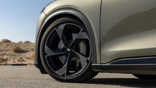 The Lucid Gravity Just Got Hands-Free Driving, Smarter Navigation, and Better Charging Tools