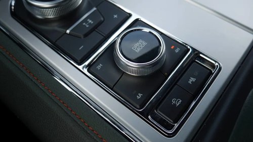 Ford, Ford Expedition, Ford Recalls Almost 550,000 Expedition SUVs Because the Center Console Could Cut You
