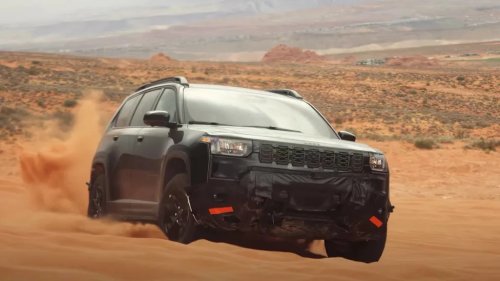 Jeep’s New Cherokee Trailhawk Looks Ready to Pick a Fight With the Bronco Sport