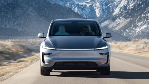 Tesla Model Y, Tesla, Woman Crashed Model Y During Test Drive, Now She's Suing Tesla For $10 Million