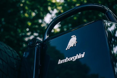 Enjoy the brilliantly absurd Lamborghini LM002