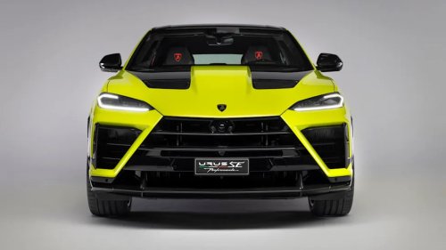 The Lamborghini Urus SE Performante in Photos