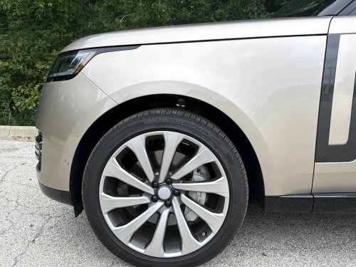 I Drove the Range Rover SE. It's a Like a Mountain Goat Dressed in Loro Piana