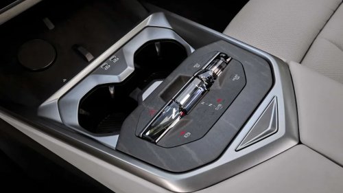 BMW iX5 Blows Away The Competition With 460-kW Charging, 435-Mile Range