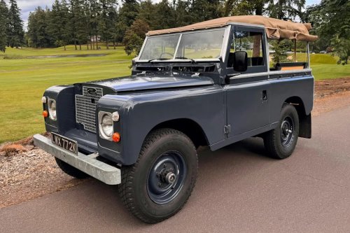 1971 Land Rover 88 Series IIA in RAF Blue Is a Crossover Classic Built to Work