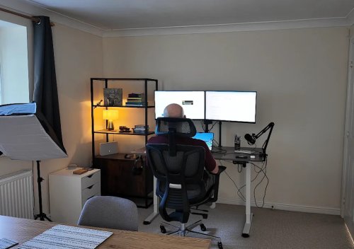 Leapmotor, YouTuber Powers His Entire House for 24 Hours Using a Leapmotor EV