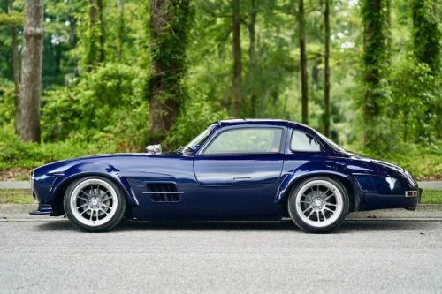 Signature Autosports' 300 SL Gullwing Is Really Just A Chrysler