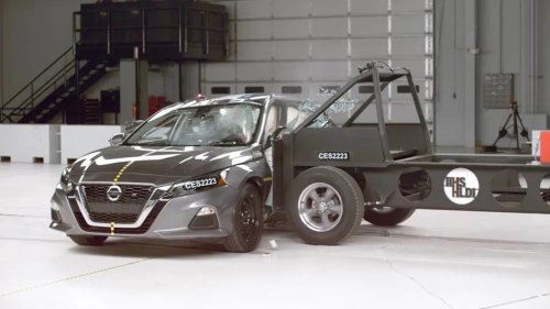 Toyota, Toyota Camry, Nissan, Nissan Altima, Toyota Camry Vs. Nissan Altima Safety: One Sedan Is Miles Ahead