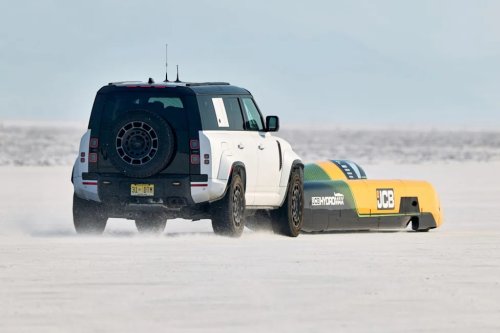 Land Rover, Rover, A Land Rover Defender Octa Launched the World’s Fastest Hydrogen-Powered Car on a 406-MPH Record Run