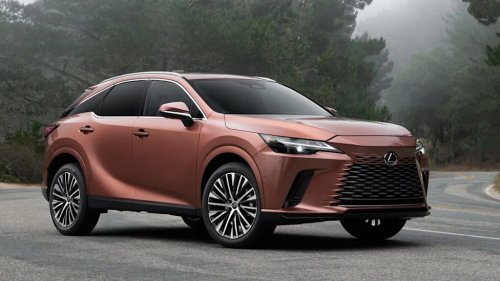 Hybrid or Gas? We Help You Choose the Lexus RX That’s Right for You.