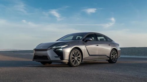 Lexus, Lexus ES, Here's My First Drive Review of the 2026 Lexus ES 350h: The Calmest, Most Rational Car You Can Buy Right Now