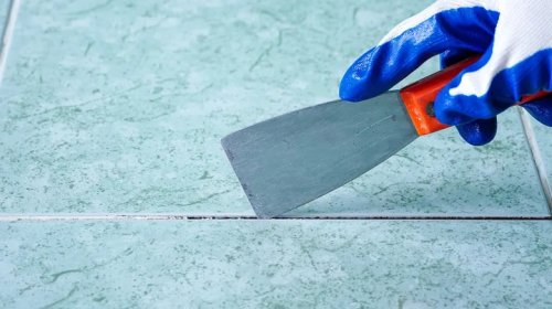 3 Defrosting Techniques You Should Never Use On Your Car's Windshield