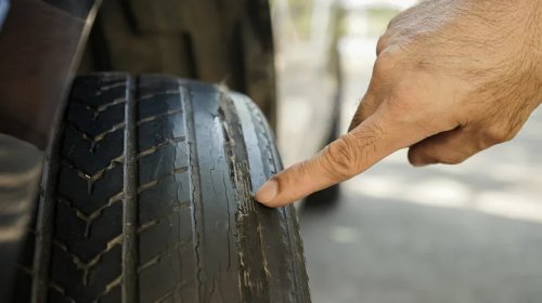 What Are The Warning Signs Of A Tire Blowout? Here's What To Look For