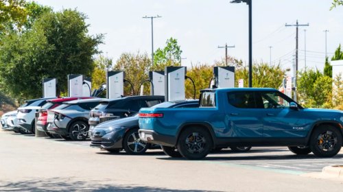 MIT Study Finds Gas Cars Aren't Secretly Better For The Planet Than EVs, Despite What Everyone On Facebook Says