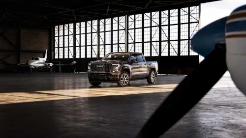 GMC, 2027 GMC Sierra 1500 Packs New V8s, 60 Inches of Screens, and Off-Road Hardware
