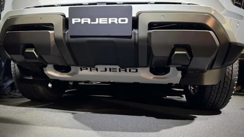 Mitsubishi, Mitsubishi Pajero, New Mitsubishi Pajero Looks Like a Proper Land Cruiser Rival in Person