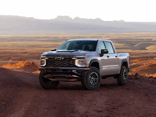 The Silverado and Sierra Finally Get Wider, Redesigned Seats