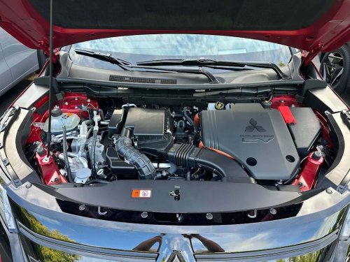 5 Reasons to Buy the 2026 Mitsubishi Outlander Plug-In Hybrid