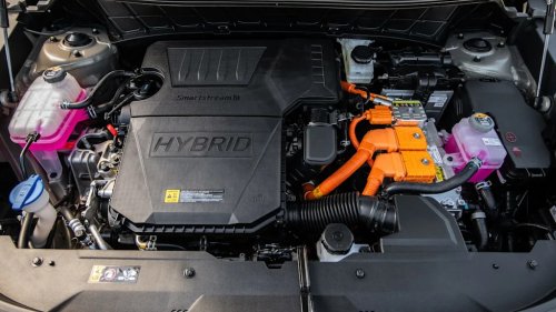 The New 2027 Kia Niro Hybrid Gets Better Tech, but Still No AWD