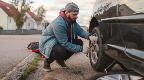 What Are The Warning Signs Of A Tire Blowout? Here's What To Look For