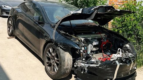 Used Teslas Are So Valuable Even Wrecked Models Now Command Top Dollar