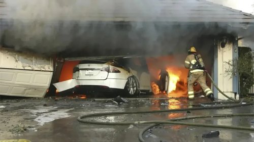 Battery, Firefighter Explains Why EV Battery Fires Can Reignite After They Look Extinguished