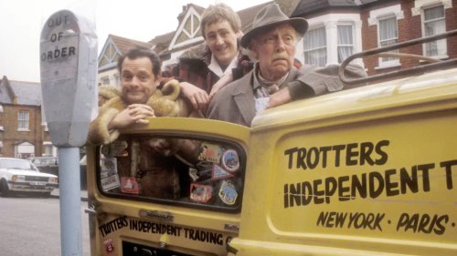 Car fanatic, 10, surprised with dream Reliant Robin