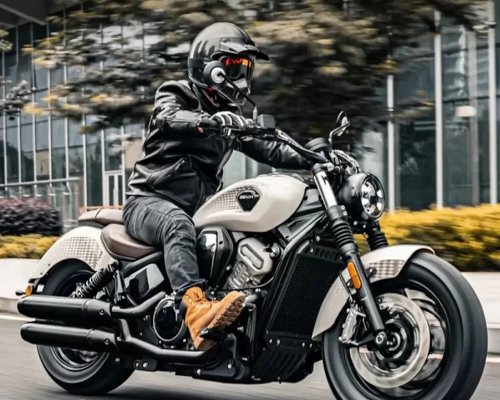 Benda’s Stunning New Retro-Styled Cruiser Brings a V4 to a V-Twin Fight