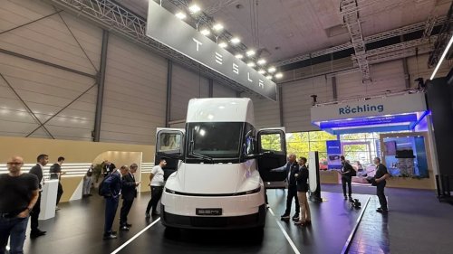 Tesla targets end-2027 Europe deliveries for the Semi