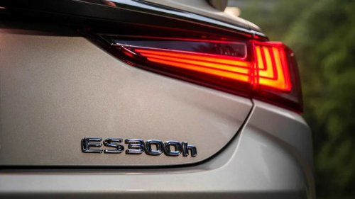 Lexus, Toyota Camry Hybrid, Toyota, Toyota Camry, This ultra-reliable Lexus hybrid costs the same as a brand-new Toyota Camry