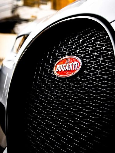 A Record Bid, No Sale: What the Bare-Carbon Bugatti EB110 Actually Proves