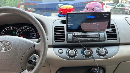 This Apple CarPlay Screen Gave a Classic Camry a Modern Tech Makeover