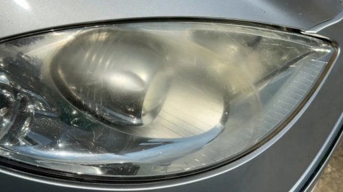 You Can Naturally Clean Cloudy Headlights With This Common Kitchen Fruit