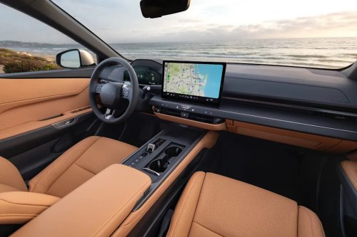 For 2026, Lexus Reinvented the ES Hybrid Without Abandoning Its Core Qualities