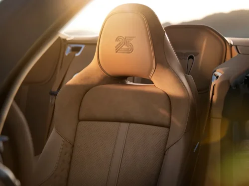 Aston Martin, Aston Martin Vanquish 25 Celebrates a Quarter-Century of a V12 Icon