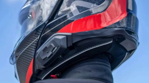 Do Cardo Headsets & Speakers Work On Any Helmet? Here's How Compatible They Are