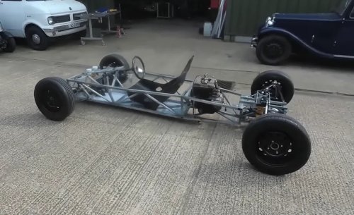 This Guy Built a 9,000-RPM Sci-Fi Sports Car in a Tiny Garage for Under £5,000